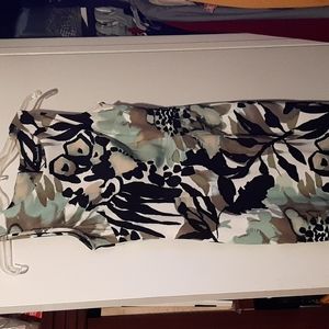 Cute business or play sleeveless dress